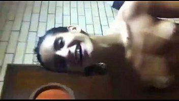 Novinha De Quatro Mostrando A Buceta - Video de sexo Novinha De Quatro Mostrando A Buceta