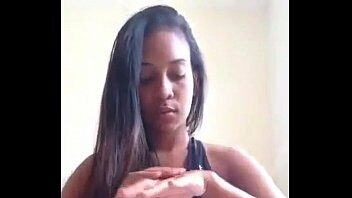 Negra Mostrando Buceta - Video de sexo Negra Mostrando Buceta